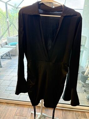 Elegant Black Long-Sleeve Deep V Romper sz XL (RUNS SMALL LIKE A LARGE)